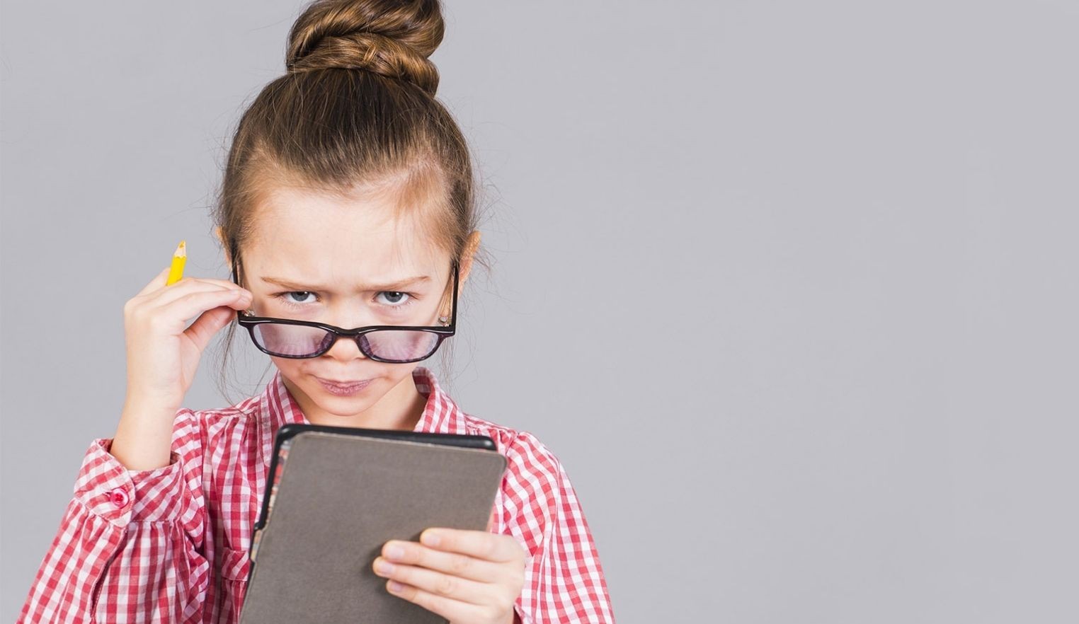 Cosa sono gli occhiali anti luce blu per bambini e perché sono fondamentali per la vista